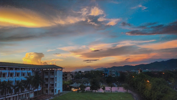 Trường THPT Chuyên Hoàng Văn Thụ