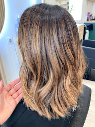 Photo n°6 de Stessie Reynaud coiffeur créateur à Chanas (Salon de coiffure)