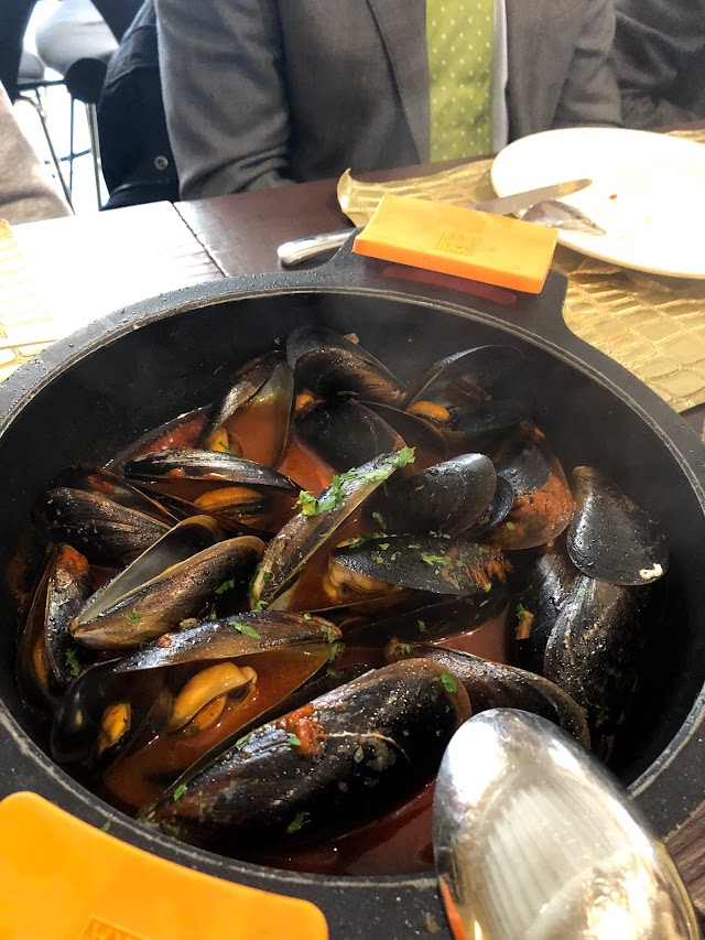 A Mar Restaurant
