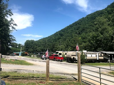 Smoky Mountain Outdoors (SMO) Rafting