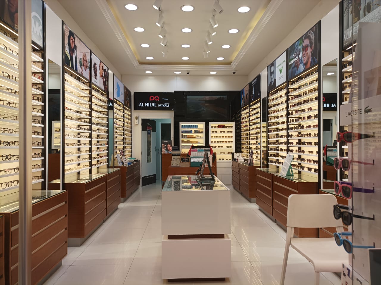 Al Amin Opticals Al Rashidiya 3 Ajman -R T A approved eye test center - صورة 2