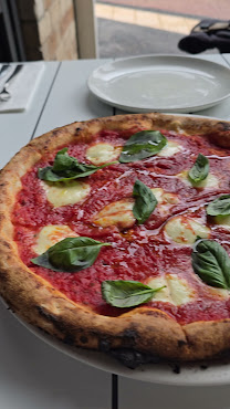 Julius Pizzeria by null