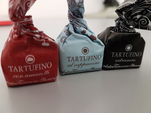 Tartufo Praline Schokolade Bestellservice