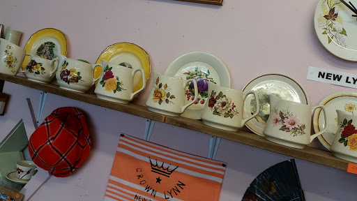 The Crown Lynn and More Store - Thumbnail
