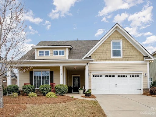 Hannah Flowers, Realtor ️ - Thumbnail