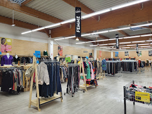 Photo n°5 de Label Fripe à Lure (Magasin de vêtements pour jeunes)