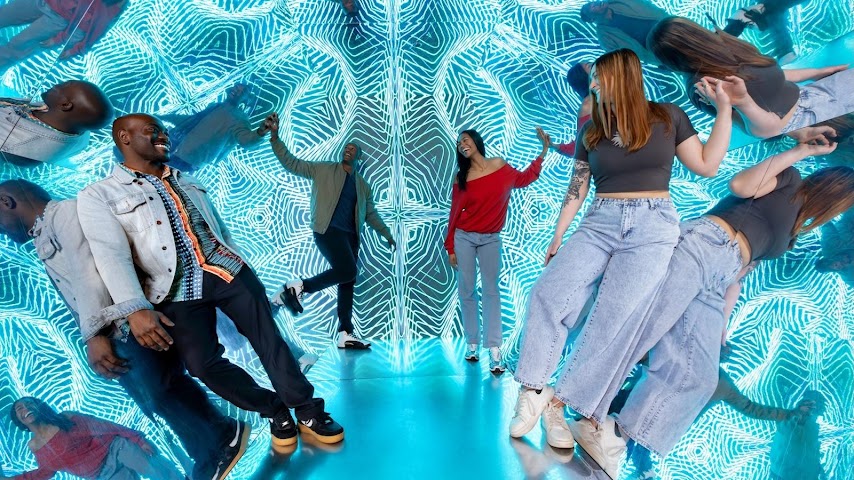 Museum of Illusions Chicago by null