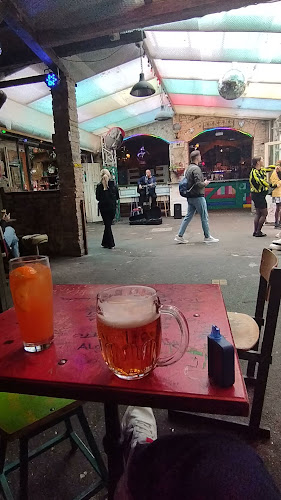 Nyitvatartás: Ruin Bars Budapest