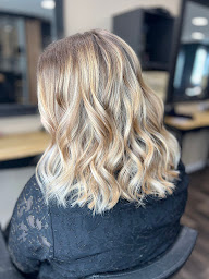 Photo n°19 de Chill Coloriste Créateur à Le Mesnil-Esnard (Salon de coiffure)