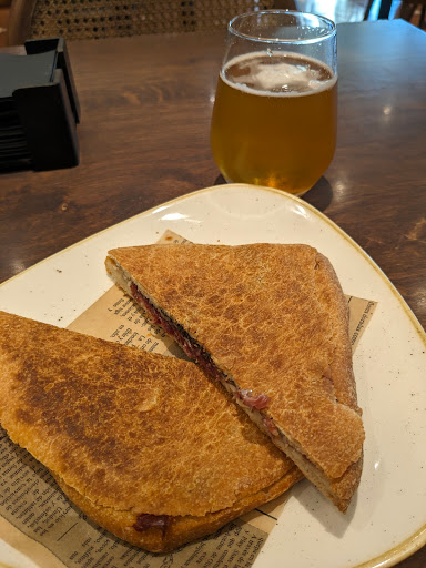 La Coca de Folgueroles: Botiga & Restaurant & Obrador Gallery - Spain