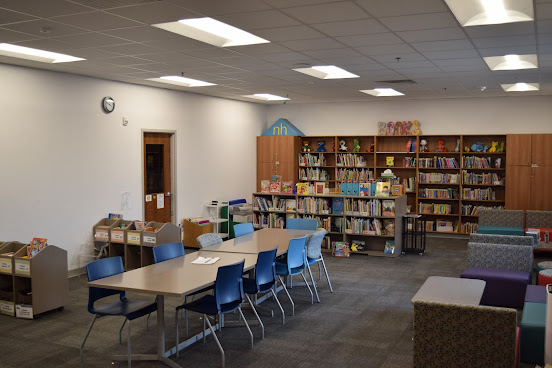 Neighborhood House by null