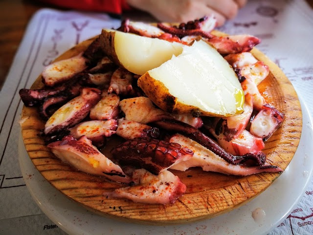 Meson O Mourón das Gemelas