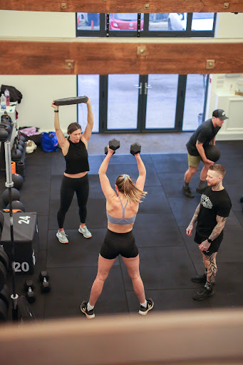 OUTTRAIN - Visual