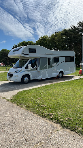 Escapade motorhome hire - Thumbnail