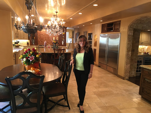 Broker & Realtor Top Real Estate Agents In Los Angeles,Ca | Sandy Flores - Thumbnail