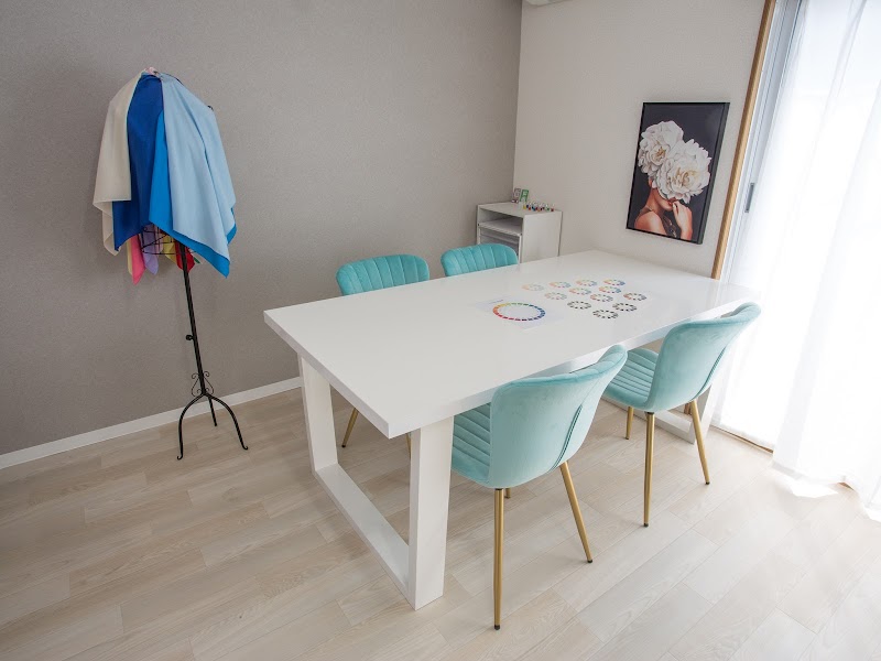 パーソナルカラー診断・顔タイプ診断・骨格診断専門店 イメージコンサルティングサロンColorWiz.