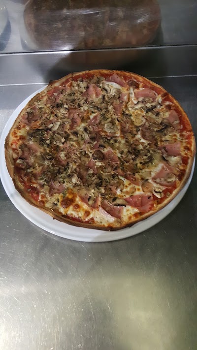 Photos of Pizza & Pasta Paparazzi
