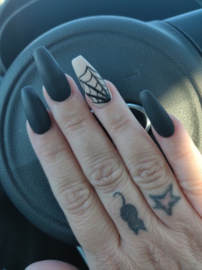 A V Nails