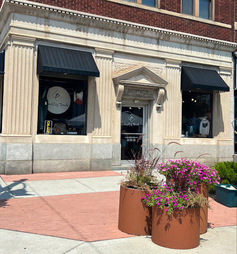 SimpliCity Threads Boutique - Visual