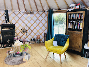 Photo n°16 de Claire LESAGE NARGUET La Yourte des Saisons - Psychopraticienne et Sophrologue Caycédien - Cercle de Femmes à Leers (Praticien de médecine alternative)