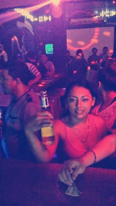 Photos of 2KE3 Bar