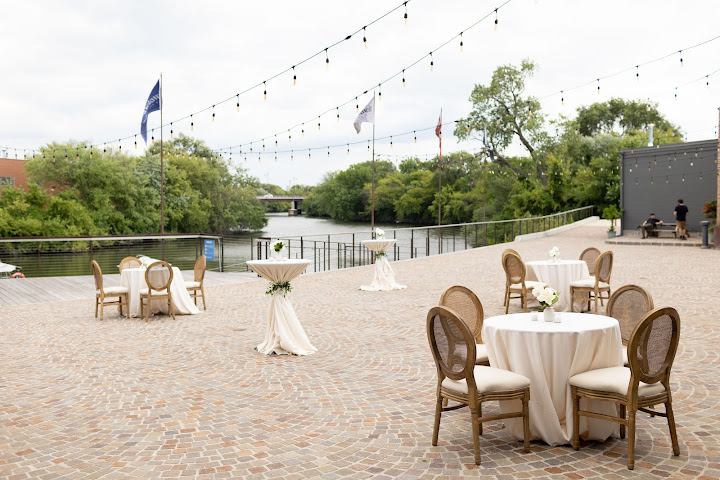 Rockwell on the River by null