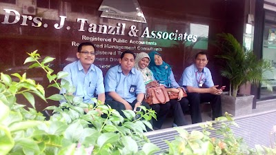 Photos of Drs. J. Tanzil & Co.