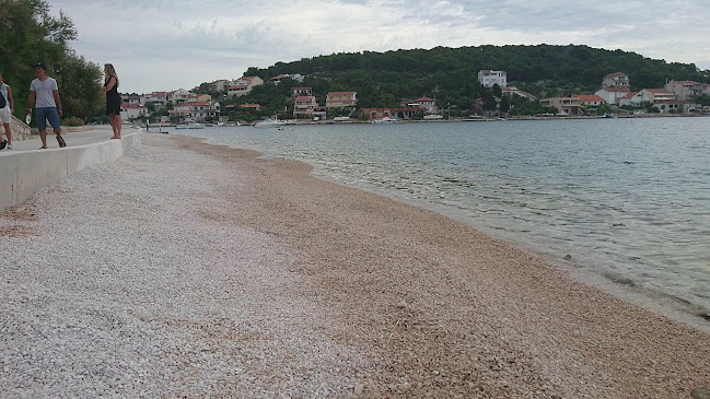 Recenzije Plaža Istočna Gomilica u Šibenik - Trgovina