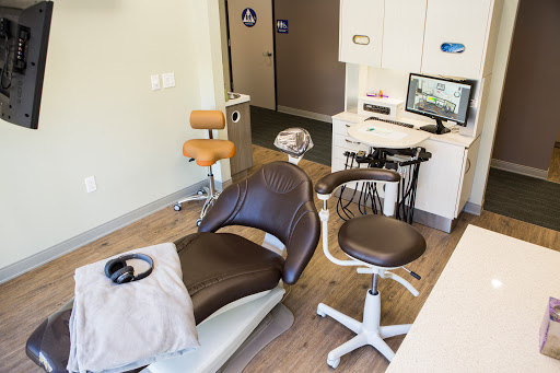 Sweet Tooth Dentistry Valencia/Dr. Grace Hwang - Thumbnail