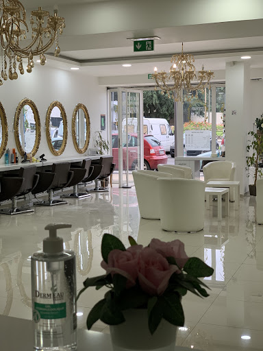 L&N Coiffure.