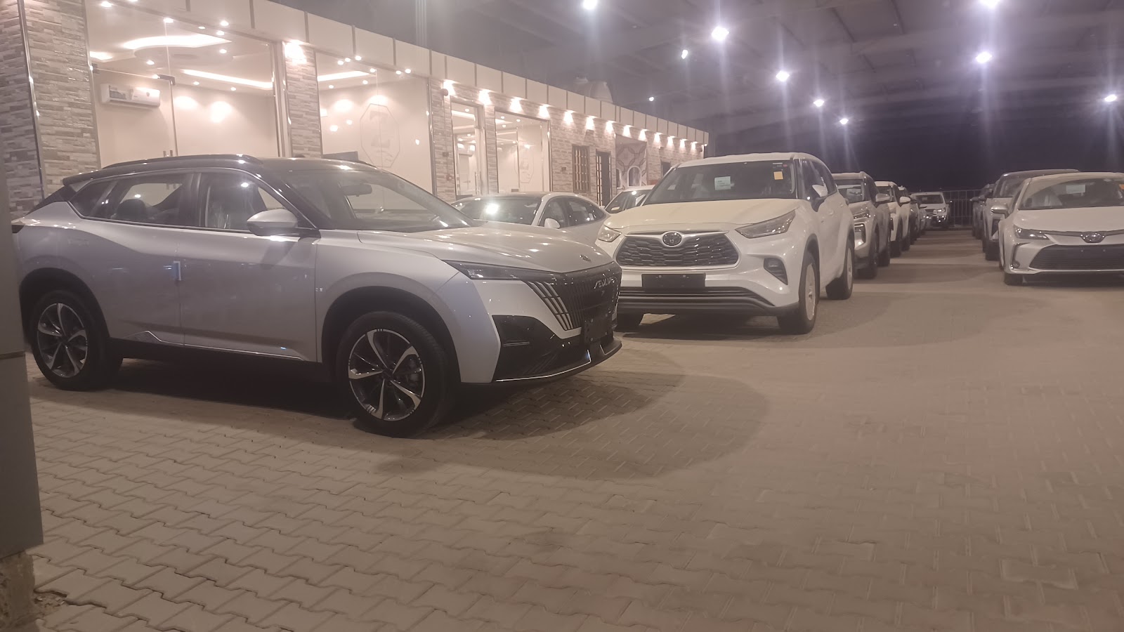 معرض زيد العصيمي للسيارات - صورة 4