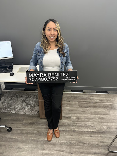 Mayra Benitez Realtor® - Thumbnail