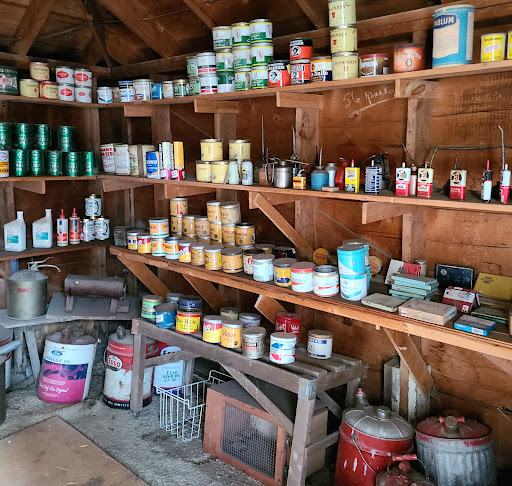 Antique Yard - Visual