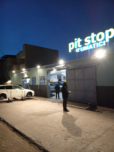 Pit Stop Pneumatici di Gianpietro Quesada - Thumbnail