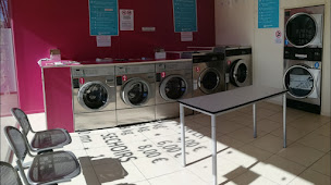 Photo n°4 de La Baraque à linge - Laverie (Laundromat / Lavanderia) à Baraqueville (Service de blanchisserie)