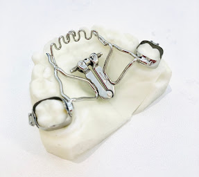 Photo n°12 de Laboratoire en orthodontie L'Orthèsiste Dentaire Ouest Parisien à Garches (Centre de prothèses dentaires)