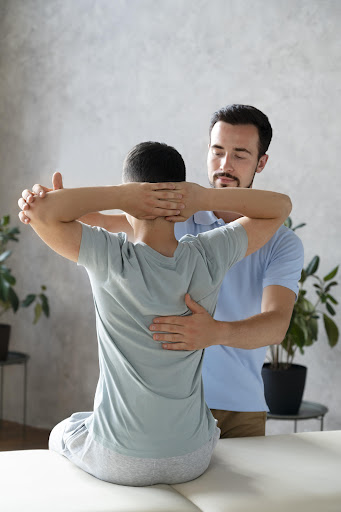 Struggling with Shoulder Pain? Get Expert Care at Spineflex Physio & Sports Rehab in Vadodara