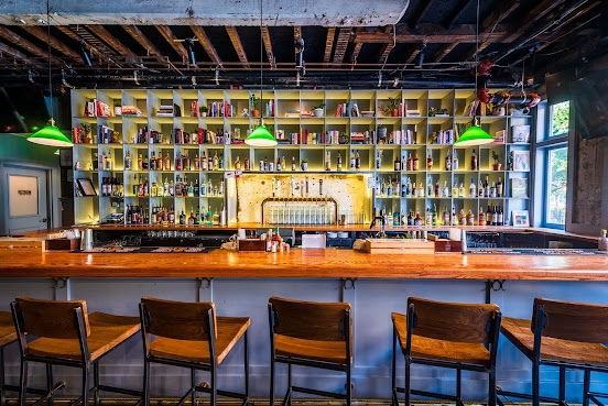 Present Company Public House by null