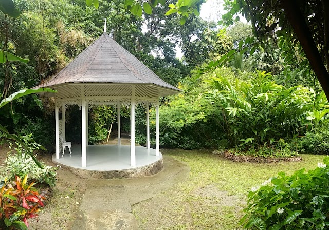 Diamond Botanical Gardens