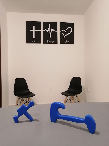 H Trainer Logo