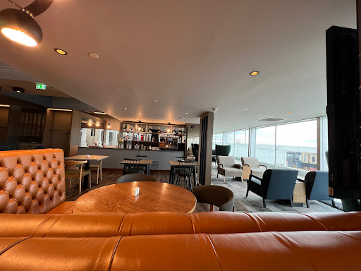 UpperDeck Lounge - Visual