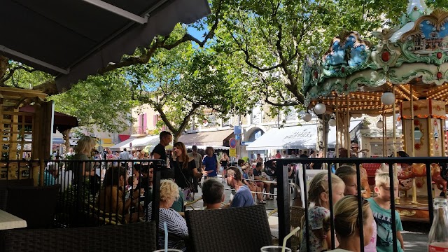 Tom Pouce Cafe