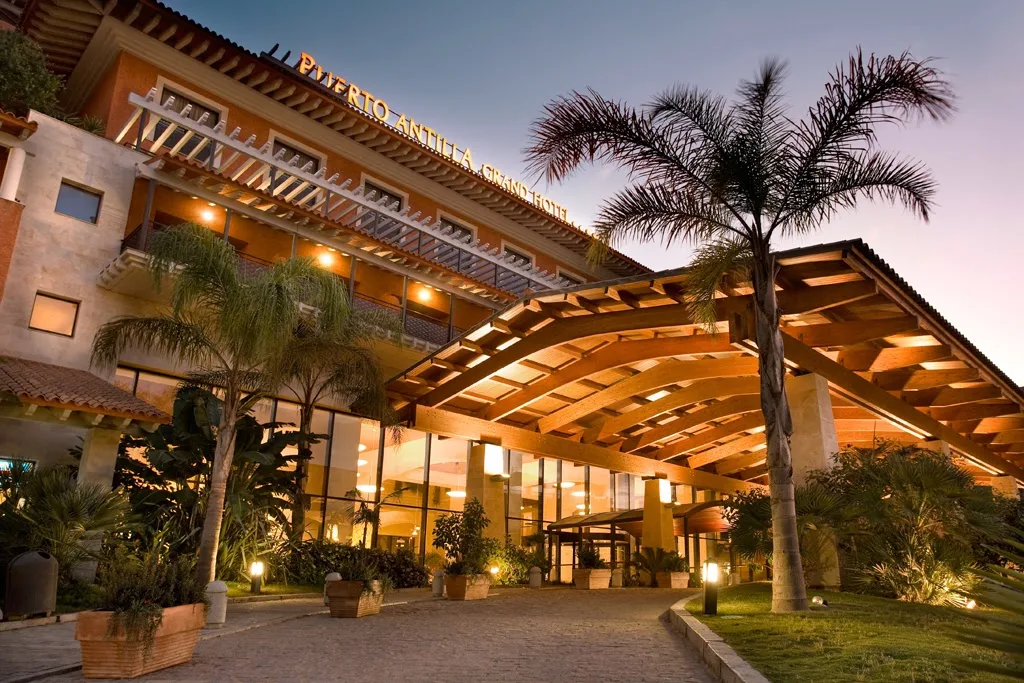 Puerto Antilla Grand Hotel