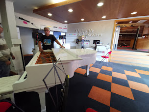 Photo n°38 de Pianos Perlot à Lappion (Réparateur et accordeur de piano)