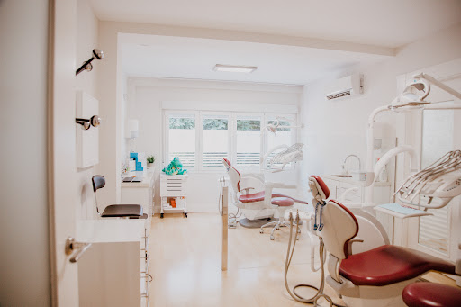 Dra. Marta Cenizo. CESADENT Centro de Salud Dental Badajoz - Thumbnail