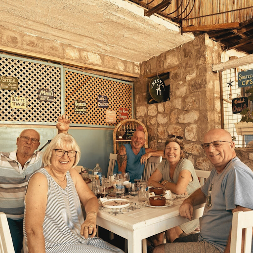 Cumali'nin yeri (Hestia) Restaurant (Çiftlik Pide, Fethiye Pide, Izgara, Çorba, Kasap, Kahvaltı)