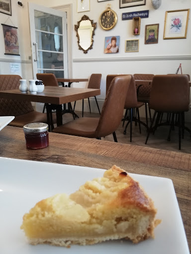 Rowntree Cafe - Visual