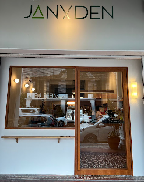 JanxDen Greenlife Cafe — photo