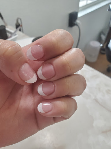 Leon's Nails - Visual