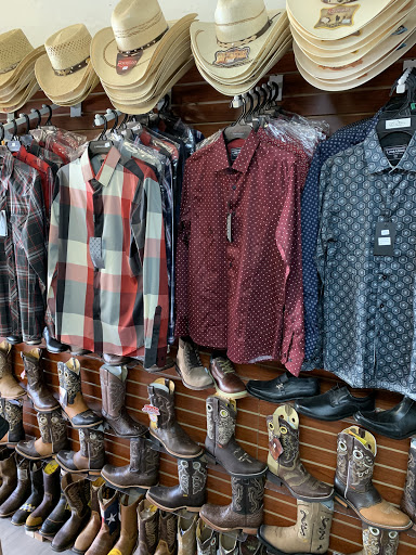 Avenal outlet - Thumbnail